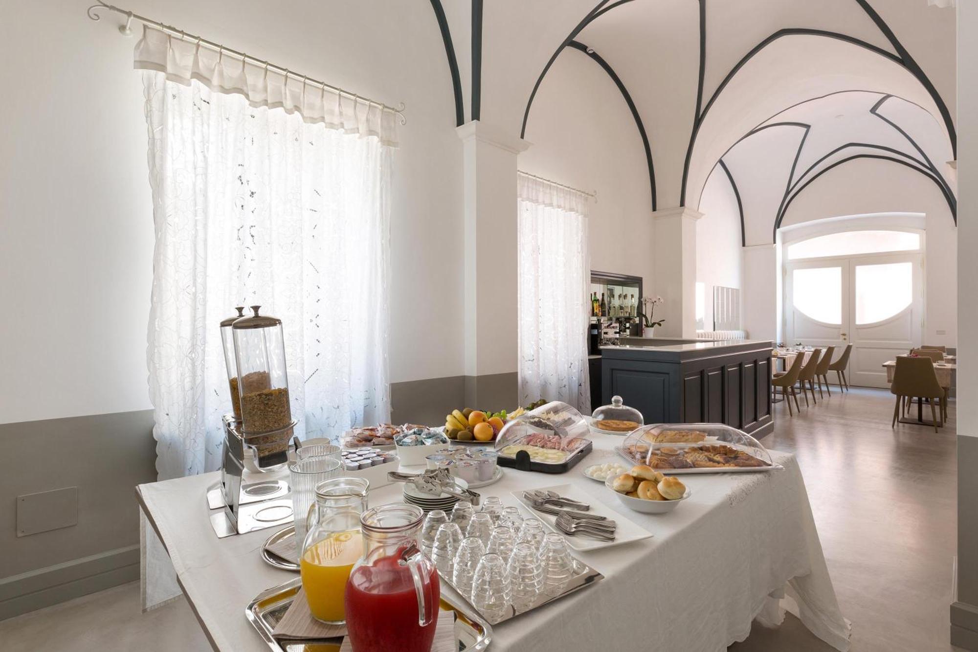 Palazzo Fasti Bed & Breakfast Casarano Exterior photo